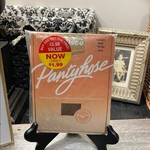 Osco Beige Med/Talk Pantyhose with Reinforced Toe!